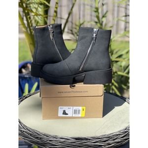 Seven7Footwear, Vault, Ankle Black Boot, Size 9. Zip Sides. NIB